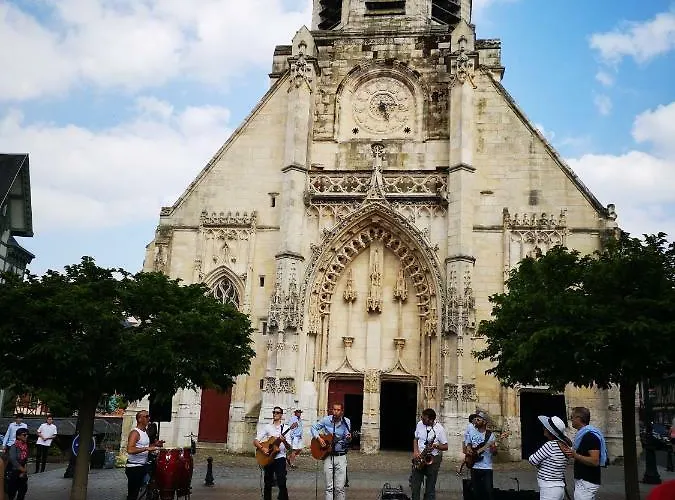 Un Parfum D'embruns Hypercentre Honfleur, Fibre